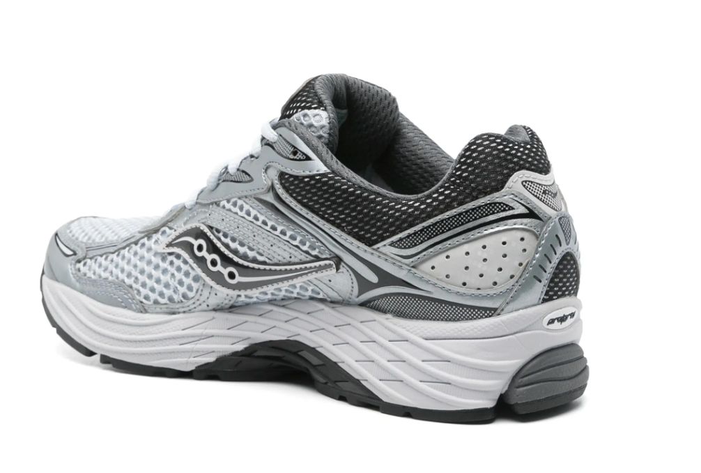 Saucony ProGrid Omni 9 Microchip